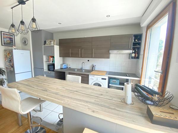 Calme, lumière et élégance à deux pas de la gare