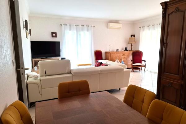DIGNE-LES-BAINS  MAISON FAMILIALE 4 PIÈCES  117 m² ET SON VASTE GARAGE 55 m² m² AVEC VUE DÉGAGÉE SUR LES HAUTEURS 339 000