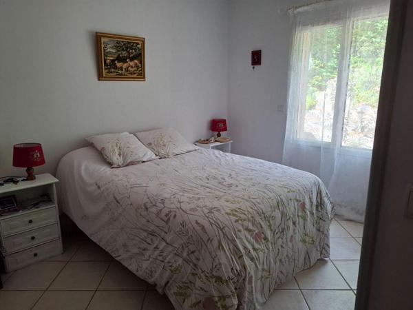 DIGNE-LES-BAINS  MAISON FAMILIALE 4 PIÈCES  117 m² ET SON VASTE GARAGE 55 m² m² AVEC VUE DÉGAGÉE SUR LES HAUTEURS 339 000