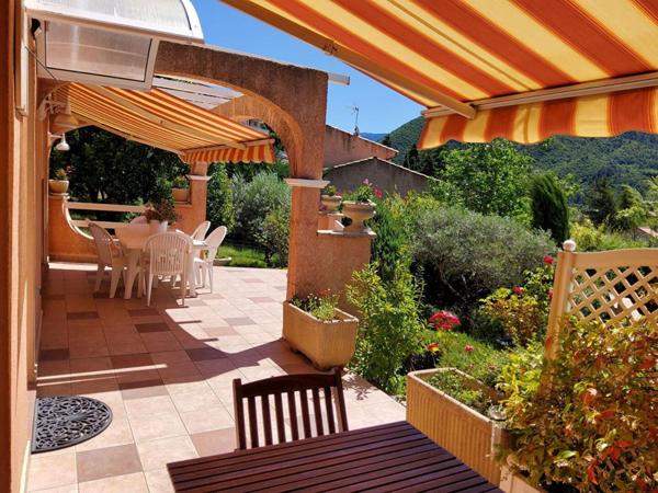 DIGNE-LES-BAINS  MAISON FAMILIALE 4 PIÈCES  117 m² ET SON VASTE GARAGE 55 m² m² AVEC VUE DÉGAGÉE SUR LES HAUTEURS 339 000