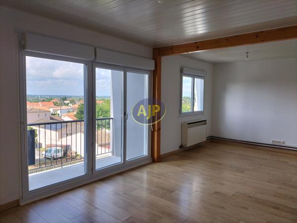 Vente appartement Tonnay Charente : 129 500 € - AJP Immobilier Rochefort