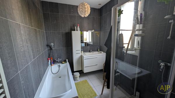 Maison à vendre L Aiguillon Sur Mer - 5 pièces, 87m² avec 3 chambre(s) à 270 000€ - L'Aiguillon la Presqu'Ile  - Agent Co David Billaud