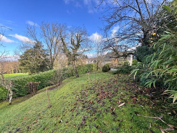 Terrain constructible-  Saint Cassin -577 m2 - libre constructeur à 5 min de Chambéry