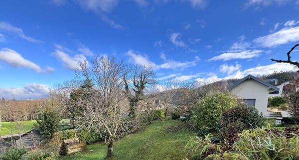 Terrain constructible-  Saint Cassin -577 m2 - libre constructeur à 5 min de Chambéry