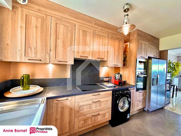 Appartement 4 pièces 93 m2 avec terrasse vue panoramique mer, garage, parking privatif et cave