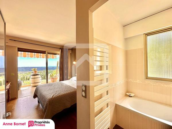 Appartement 4 pièces 93 m2 avec terrasse vue panoramique mer, garage, parking privatif et cave