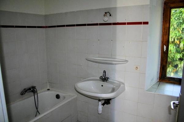 T3 au 1er étage – Centre village, proche frontière, bon état général