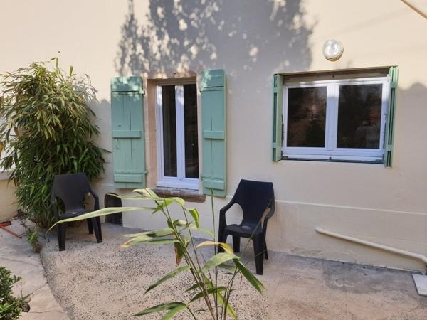 Immeuble de trois appartements de 192 m2 à Mauzé / Mignon