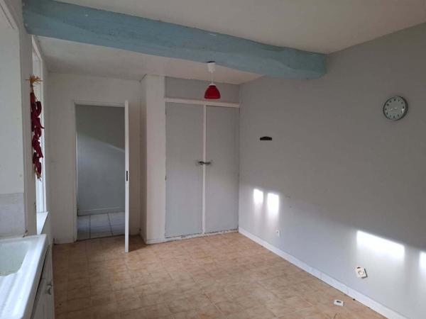 Immeuble de trois appartements de 192 m2 à Mauzé / Mignon