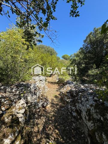 Terrain à batir proche du village