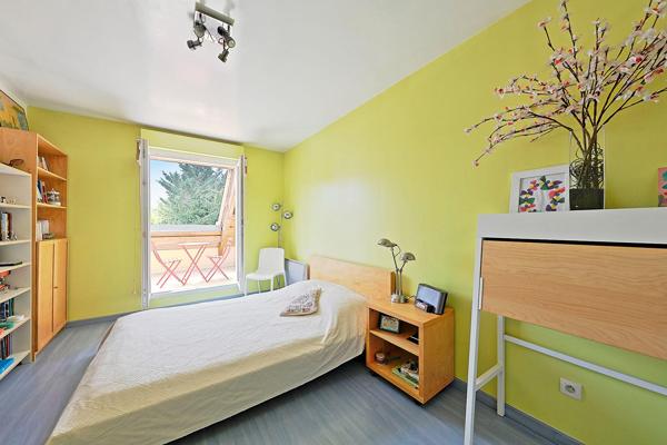 Maison contemporaine atypique de 200m² sur trois niveaux avec jardin