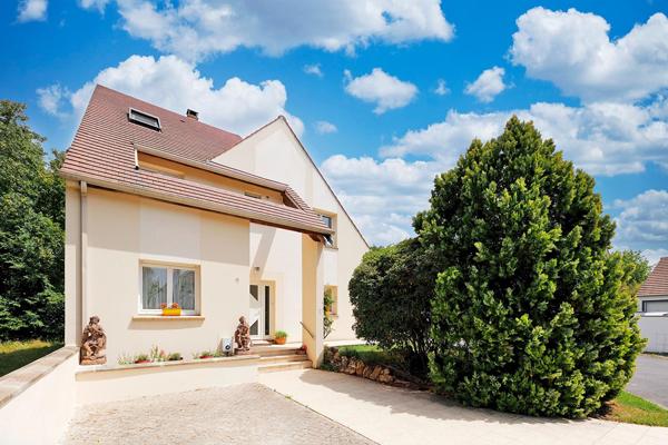 Maison contemporaine atypique de 200m² sur trois niveaux avec jardin