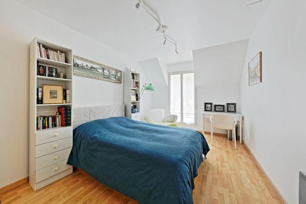 Maison contemporaine atypique de 200m² sur trois niveaux avec jardin