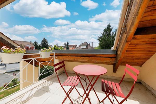 Maison contemporaine atypique de 200m² sur trois niveaux avec jardin
