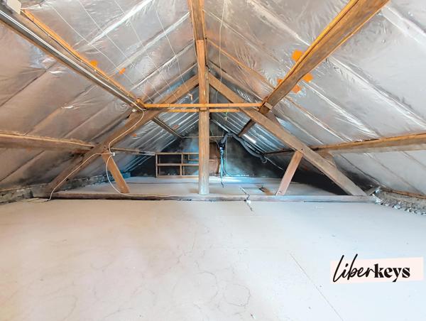 Charmante maison de ville, 4 chambres, garage et jardin au centre de L'AIGLE 