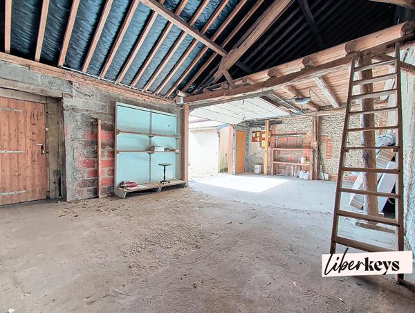 Charmante maison de ville, 4 chambres, garage et jardin au centre de L'AIGLE 