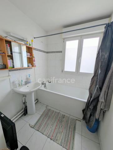 Appartement 3 pièces lumineux avec balcon et parking – Résidence récente avec ascenseur