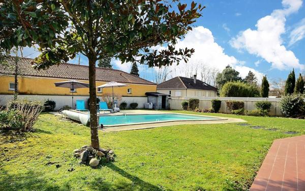 Maison à vendre    5 pièces • 209 m2 Pau