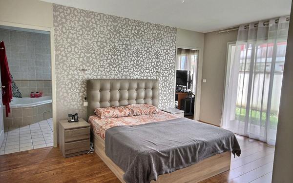 Maison à vendre    5 pièces • 209 m2 Pau