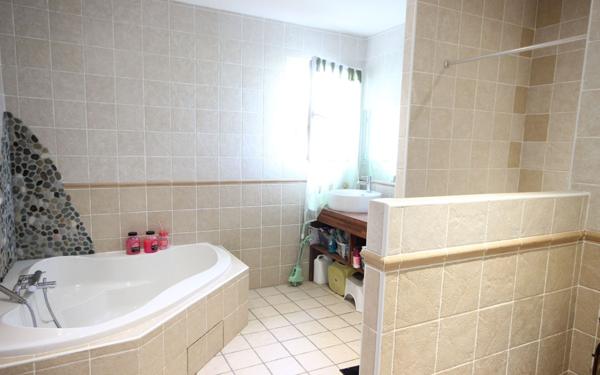 Maison à vendre    5 pièces • 209 m2 Pau