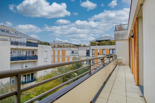 Bel F3 avec balcon filant à 9 min du RER A Bussy-Saint-Georges