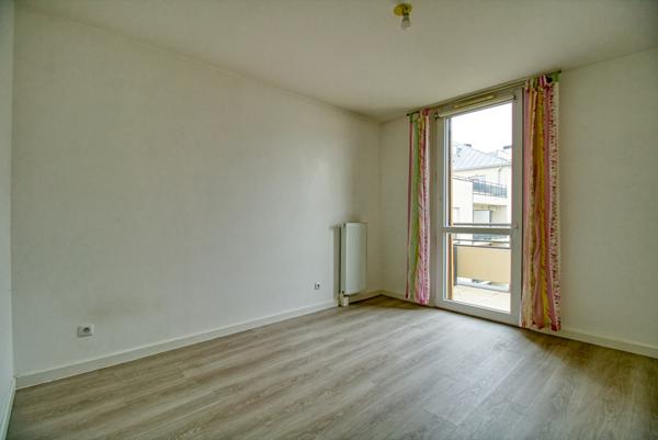 Bel F3 avec balcon filant à 9 min du RER A Bussy-Saint-Georges