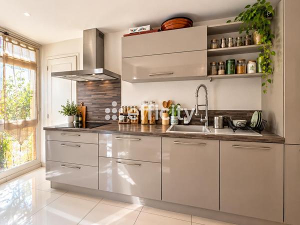 Appartement
         3 pièces
        - 64 m² Exclusivité 235 000 € *