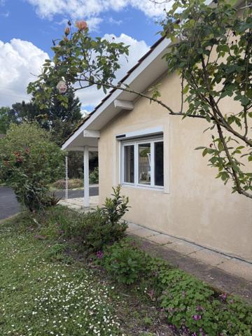 Maison de plain pied avec grand terrain