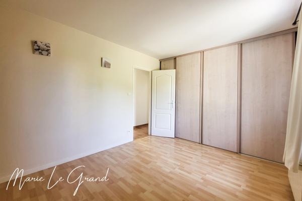 Maison
         6 pièces
        - 158 m² 235 000 € *