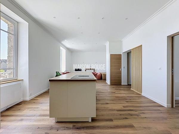 DINARD - À DEUX PAS DU MARCHÉ - APPARTEMENT TYPE 4 EN DUPLEX