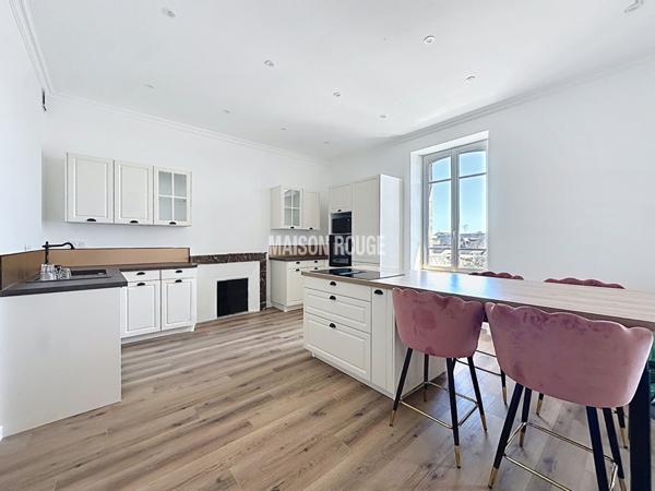 DINARD - À DEUX PAS DU MARCHÉ - APPARTEMENT TYPE 4 EN DUPLEX