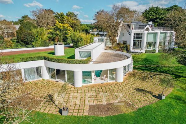 Prestigieuse Demeure Contemporaine de 872 m² sur un Domaine Boisé de Plus d’1 Hectare