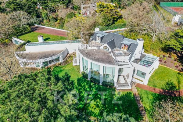 Prestigieuse Demeure Contemporaine de 872 m² sur un Domaine Boisé de Plus d’1 Hectare