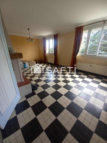 Jolie maison avec ces  3 chambres, un sous-sol, des dépendances,  un terrain de 3 873 m².