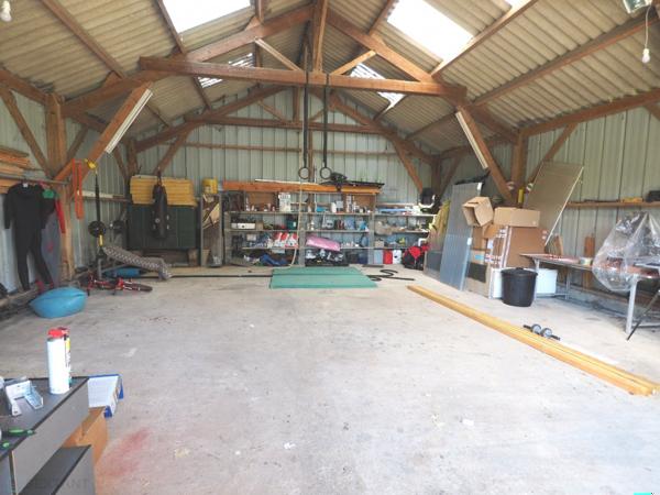 Grande maison et hangar de 100 m2