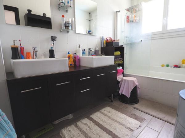 Grande maison et hangar de 100 m2