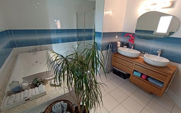 Maison à vendre    6 pièces •  Biscarrosse