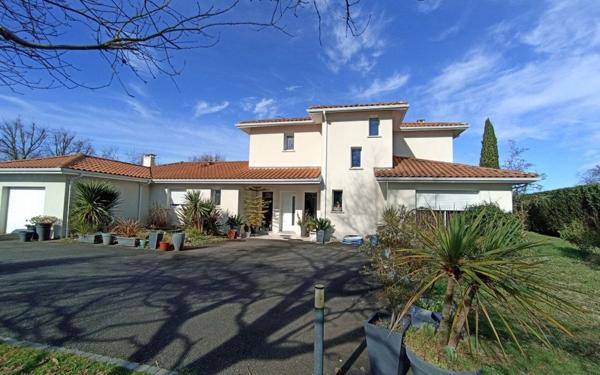 Maison à vendre    6 pièces •  Biscarrosse