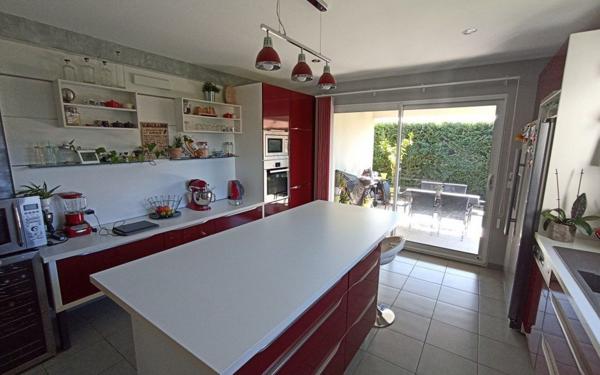 Maison à vendre    6 pièces •  Biscarrosse