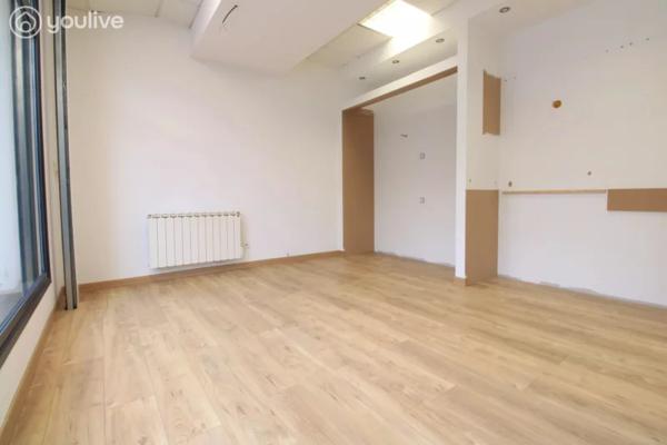 LOCAL COMMERCIAL de 148 m² BLV BASLY