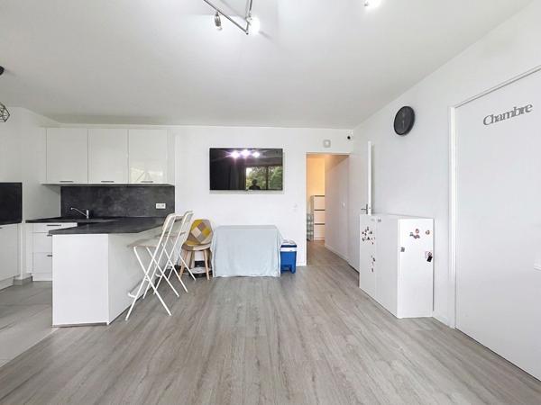 Appartement
         3 pièces
        - 61 m² Exclusivité 275 000 € *