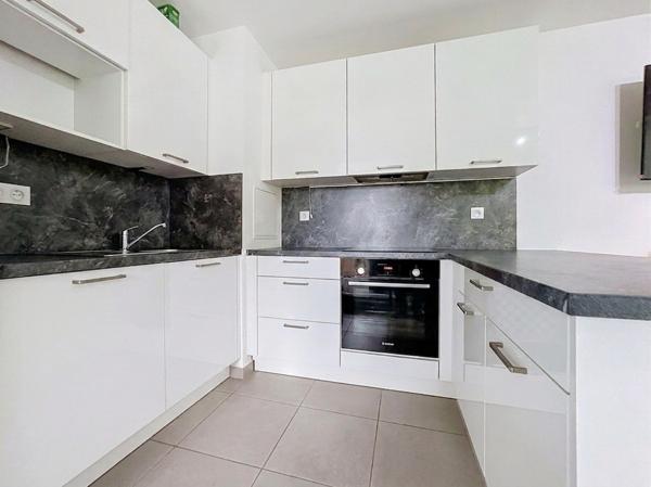 Appartement
         3 pièces
        - 61 m² Exclusivité 275 000 € *