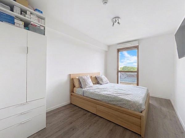 Appartement
         3 pièces
        - 61 m² Exclusivité 275 000 € *