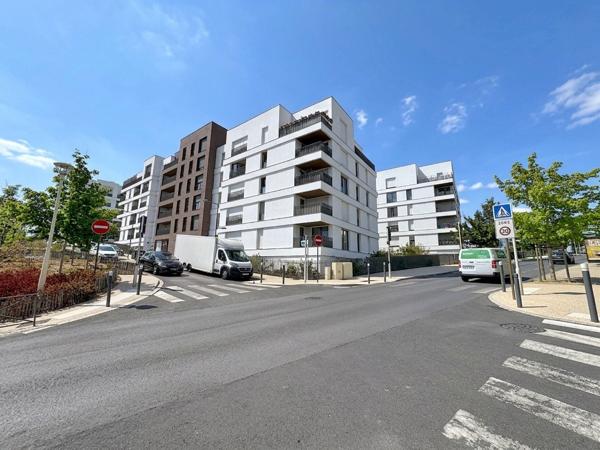 Appartement
         3 pièces
        - 61 m² Exclusivité 275 000 € *