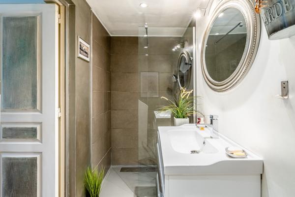 Aubagne (13400) VILLA - 160M2 - PISCINE - PARCELLE DETACHABLE CONSTRUCTIBLE