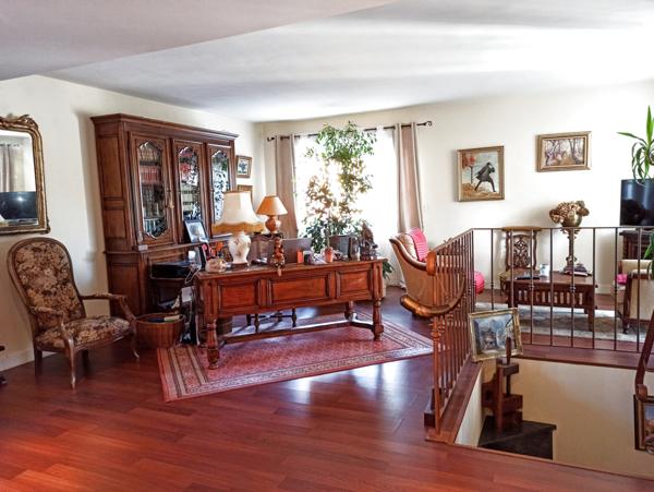 Aubagne (13400) VILLA - 160M2 - PISCINE - PARCELLE DETACHABLE CONSTRUCTIBLE