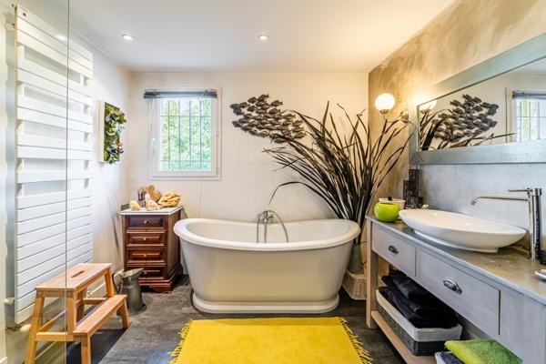 Aubagne (13400) VILLA - 160M2 - PISCINE - PARCELLE DETACHABLE CONSTRUCTIBLE