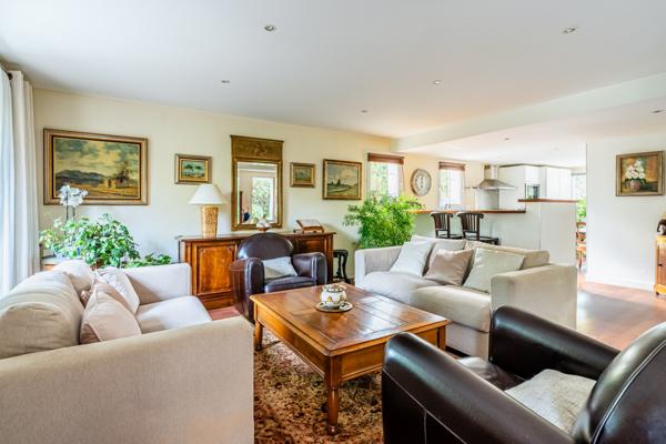 Aubagne (13400) VILLA - 160M2 - PISCINE - PARCELLE DETACHABLE CONSTRUCTIBLE