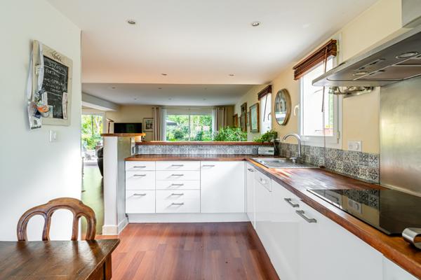 Aubagne (13400) VILLA - 160M2 - PISCINE - PARCELLE DETACHABLE CONSTRUCTIBLE