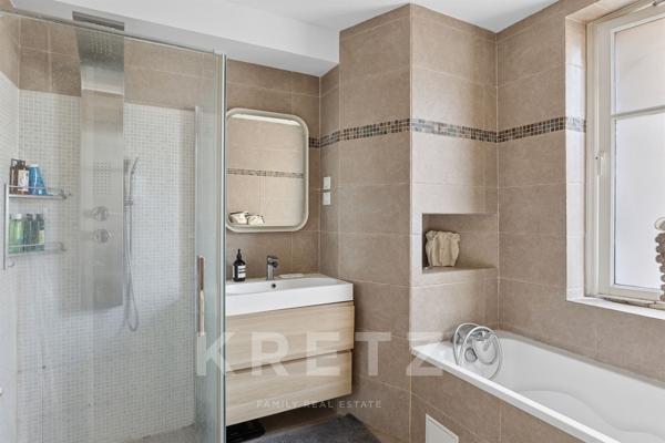 Exclusivité Levallois-Neuilly- 109m2-3 Chambres -Vue totalement dégagée.
